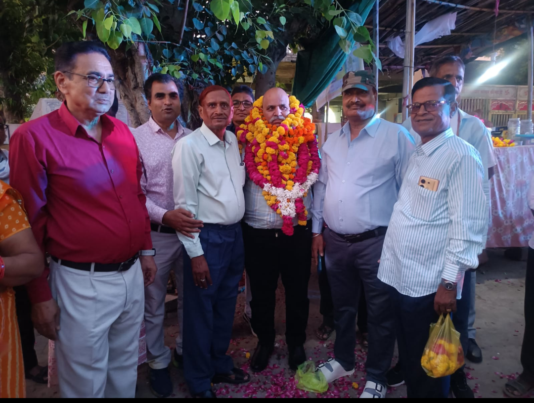 शाखा प्रबंधक कन्हैया लाल मेघवाल को        बामसेफ द्वारा सम्मान व शुभकामनाएं